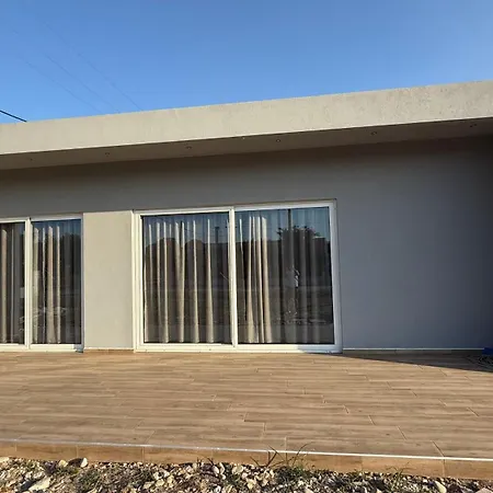 Дом отдыха Elias House *